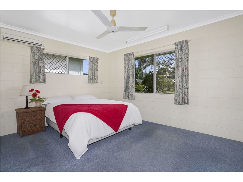 11 Kirsten Close, Woree QLD 4868