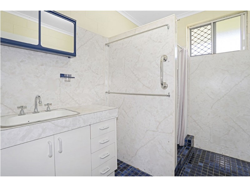 11 Kirsten Close, Woree QLD 4868