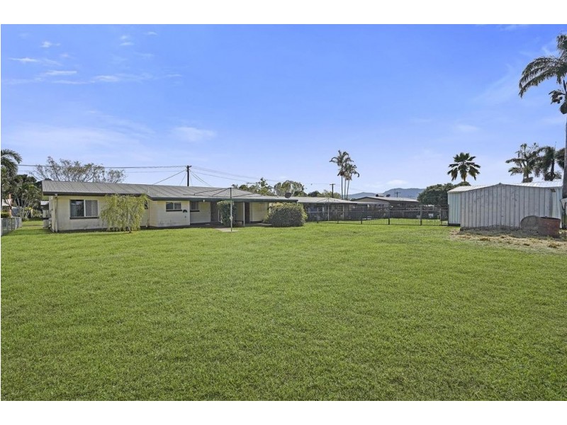 11 Kirsten Close, Woree QLD 4868