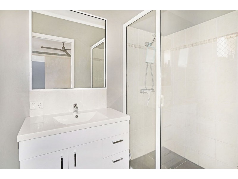 97 Cedar Road, Palm Cove QLD 4879