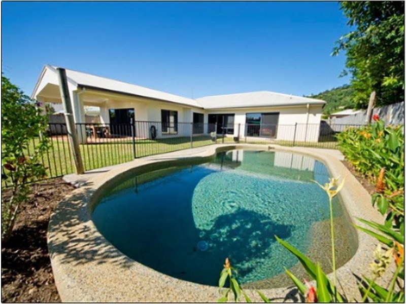 8 Pelling Cl, Kanimbla QLD 4870