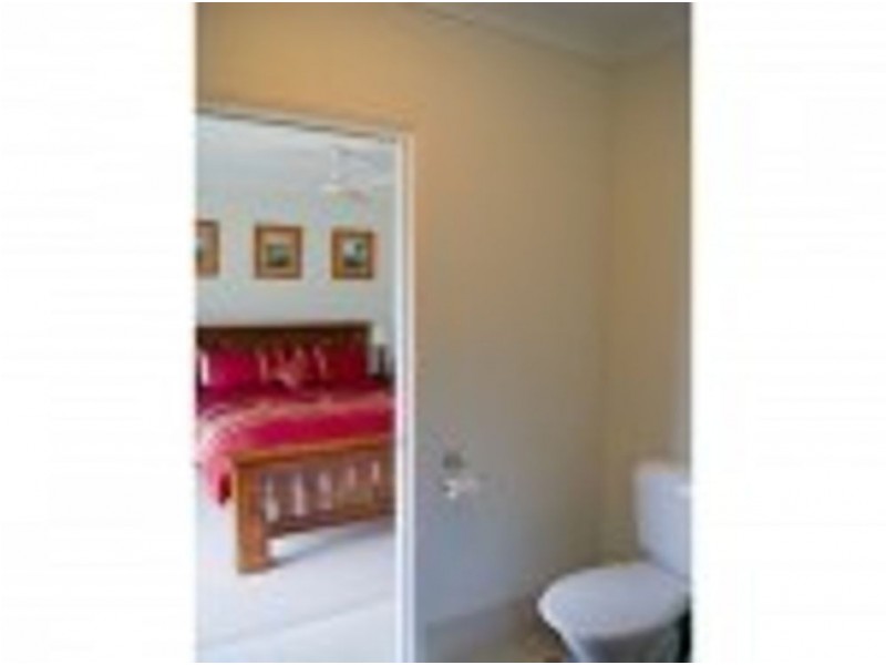 8 Pelling Cl, Kanimbla QLD 4870