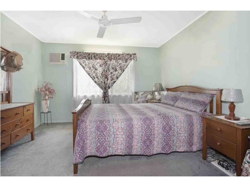 128-130 English Street, Manunda QLD 4870