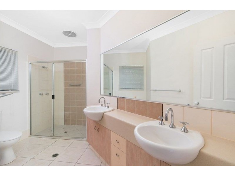 25 Fitzmaurice Drive, Bentley Park QLD 4869