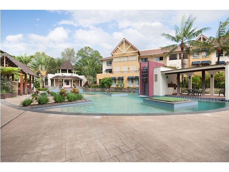 2 Greenslopes Street, Cairns North QLD 4870