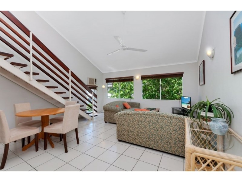12/239 Lake Street, Cairns North QLD 4870