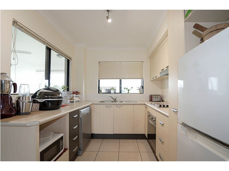 20/44-50 Pease Street, Manoora QLD 4870