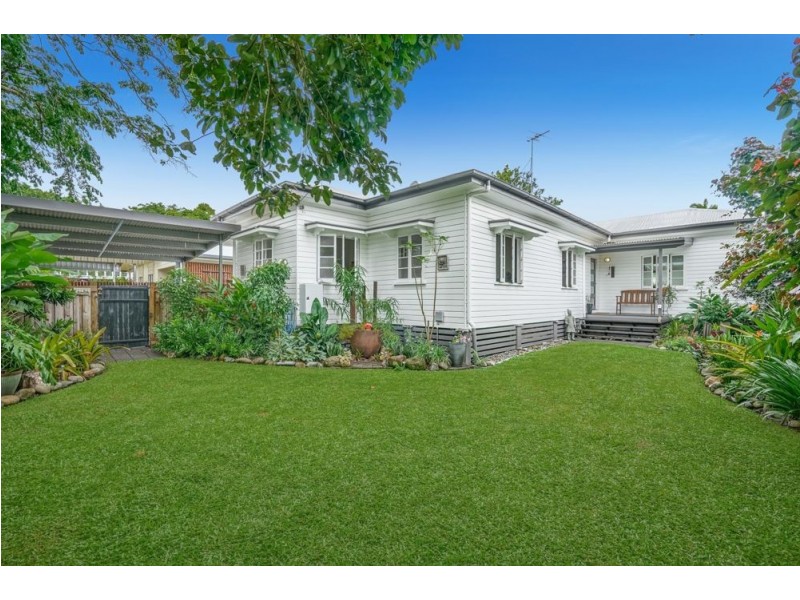 10 Crowther Street, Whitfield QLD 4870