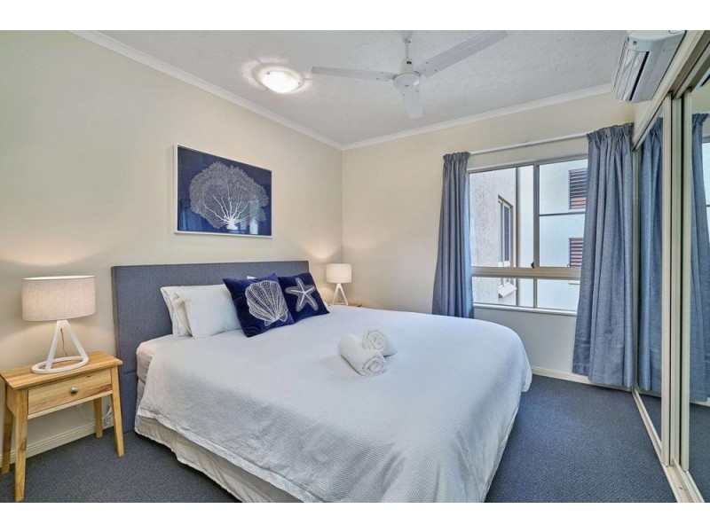 1738/2-10 Greenslopes St, Cairns North QLD 4870