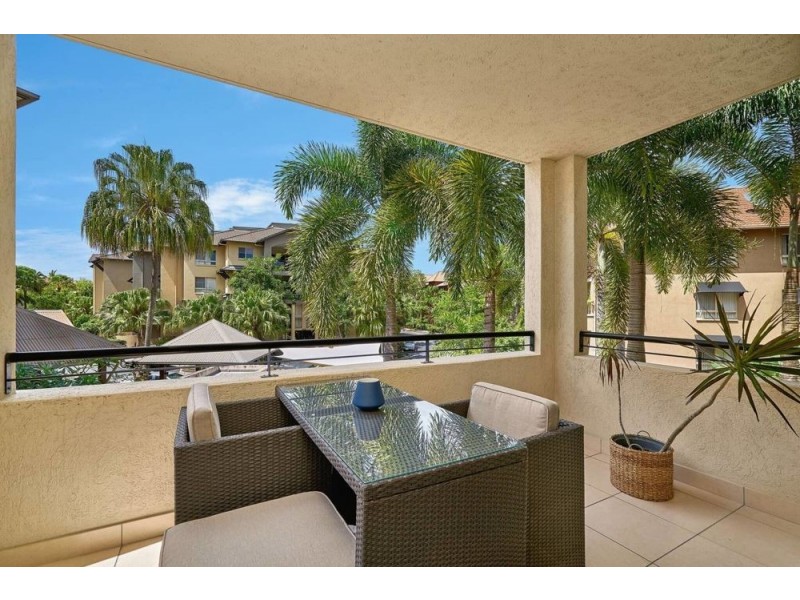 1738/2-10 Greenslopes St, Cairns North QLD 4870