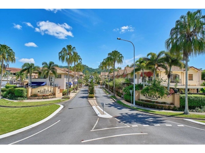 1738/2-10 Greenslopes St, Cairns North QLD 4870