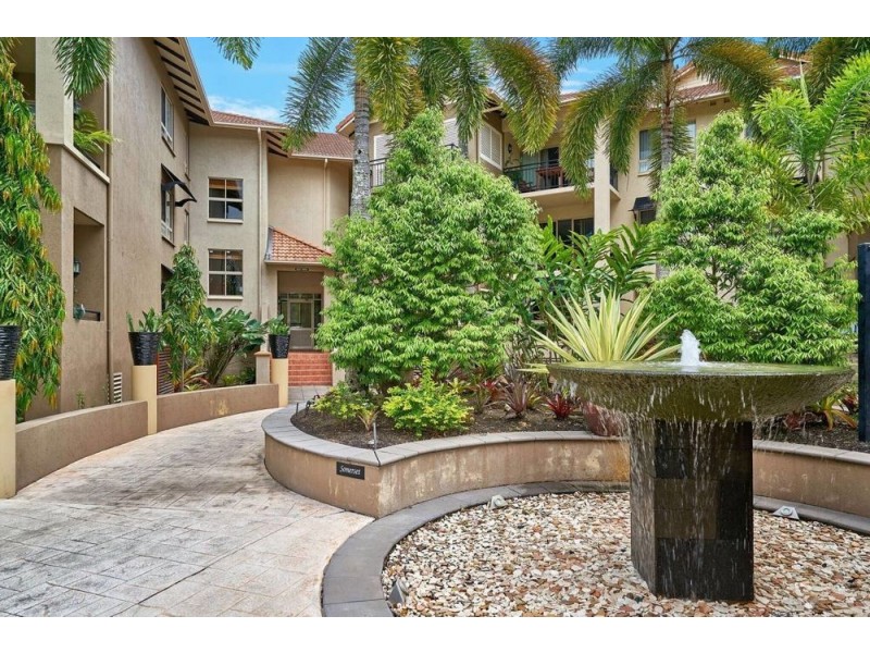 1738/2-10 Greenslopes St, Cairns North QLD 4870