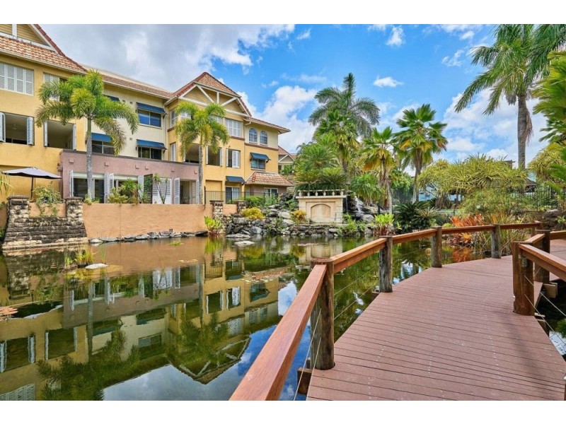 1738/2-10 Greenslopes St, Cairns North QLD 4870