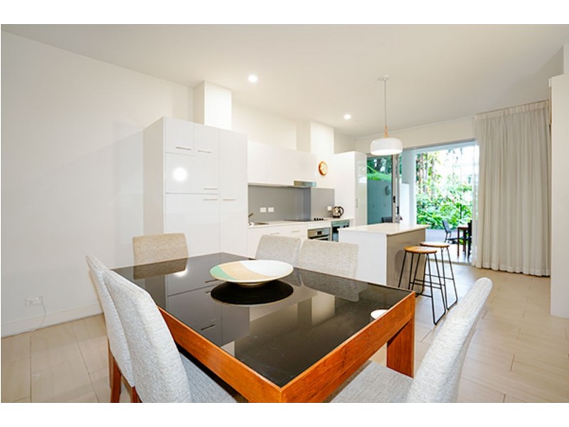 3102/2-22 Veivers Road, Palm Cove QLD 4879