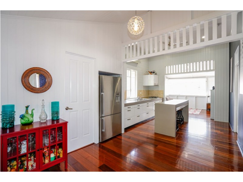 263 McLeod Street, Cairns North QLD 4870