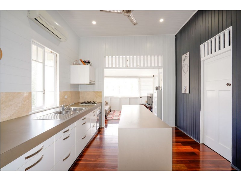 263 McLeod Street, Cairns North QLD 4870