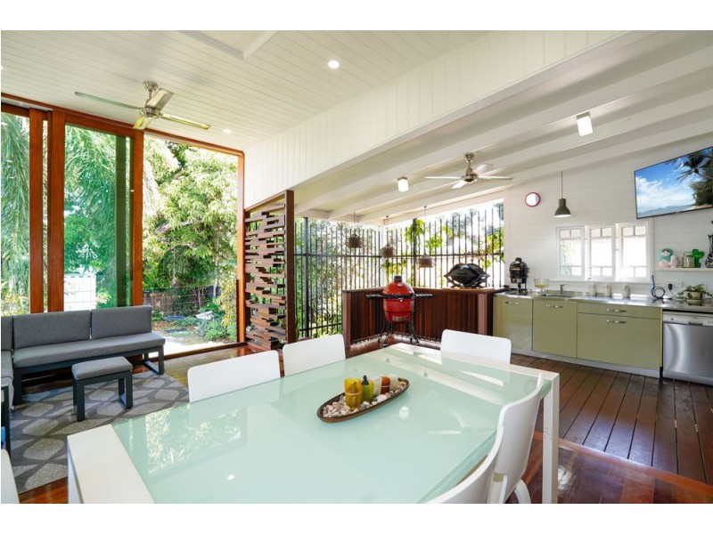 263 McLeod Street, Cairns North QLD 4870