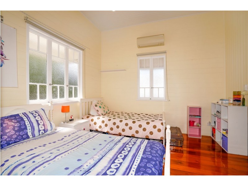 263 McLeod Street, Cairns North QLD 4870