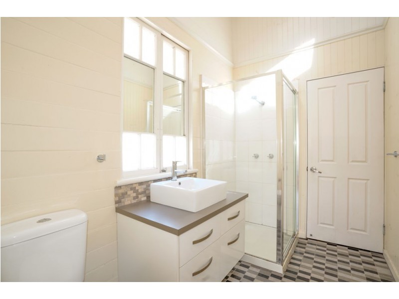 263 McLeod Street, Cairns North QLD 4870