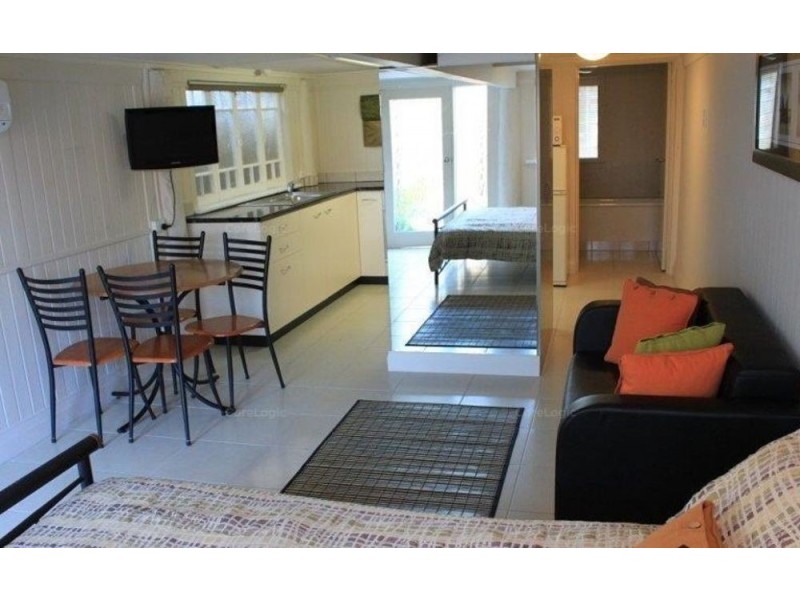 263 McLeod Street, Cairns North QLD 4870