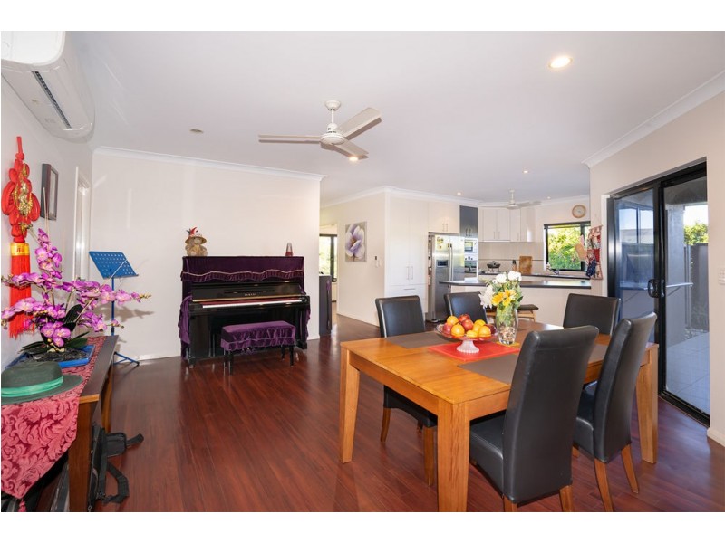 11 Buckinghamia Close, Redlynch QLD 4870