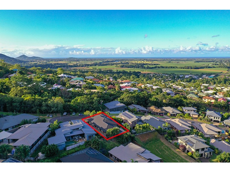 11 Buckinghamia Close, Redlynch QLD 4870