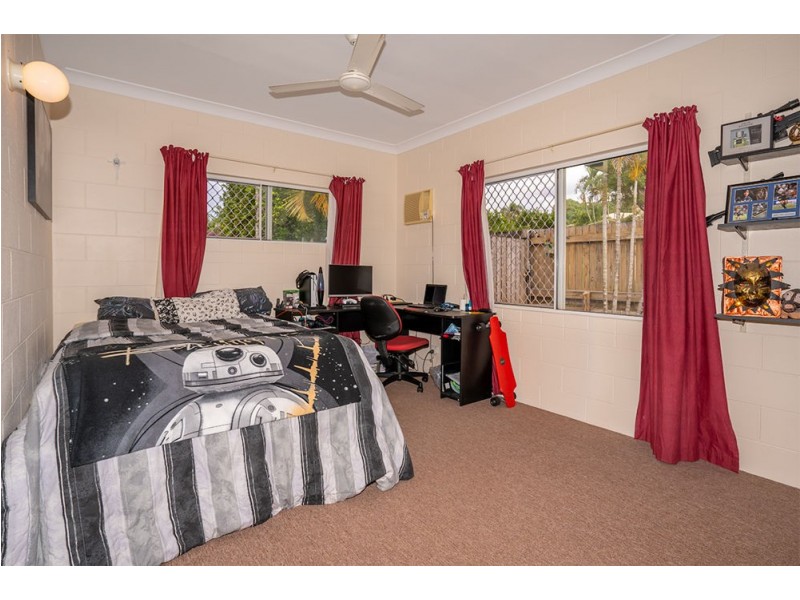 5 Caesar Street, Bentley Park QLD 4869
