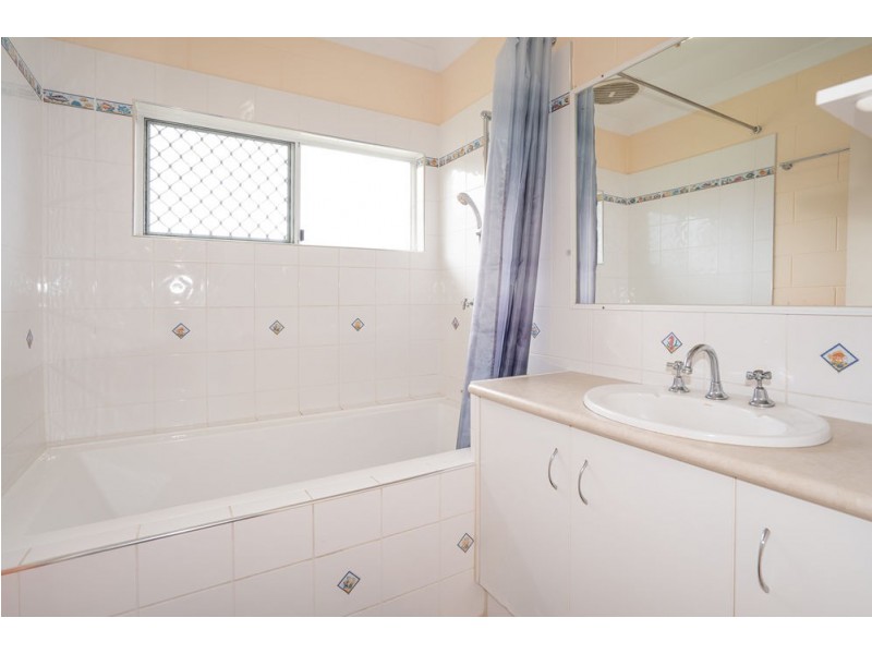 5 Caesar Street, Bentley Park QLD 4869