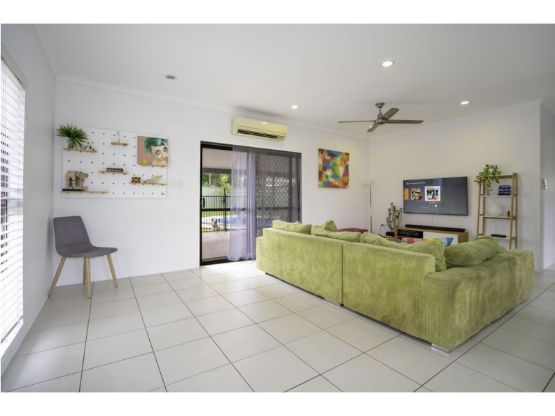 11 THERESA CLOSE, Woree QLD 4868