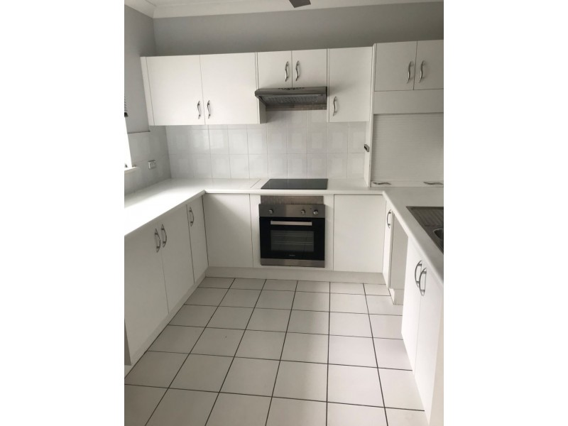 11/158 McLeod Street, Cairns North QLD 4870