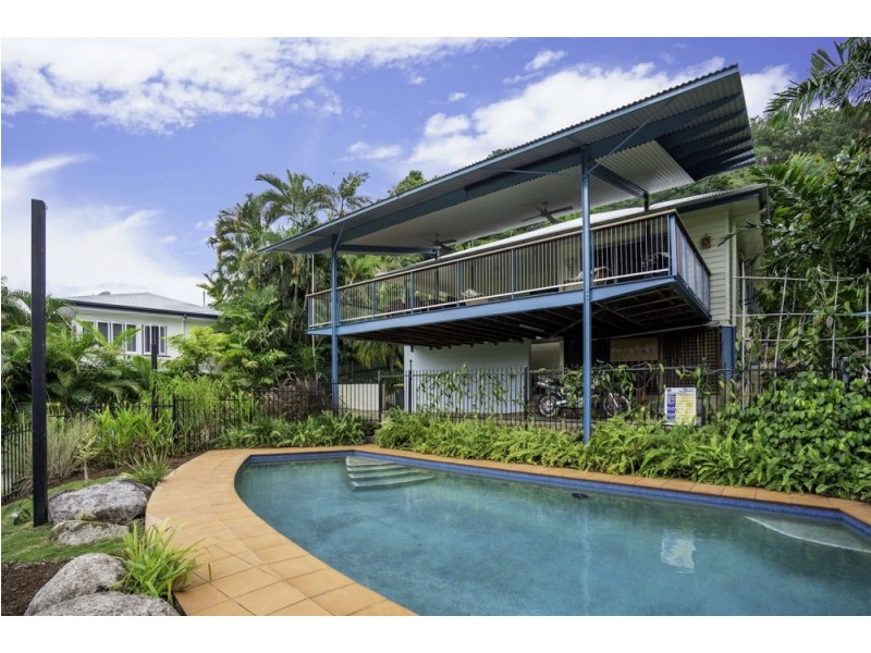 122 Hillview Crescent, Whitfield QLD 4870