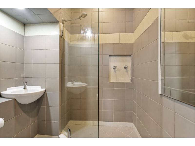 155 Swallow Street, Mooroobool QLD 4870