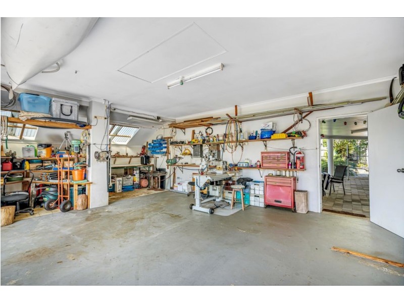 1 Tuffley Close, Kanimbla QLD 4870