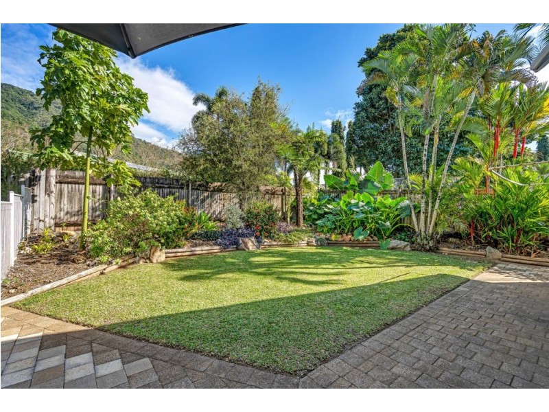1 Tuffley Close, Kanimbla QLD 4870
