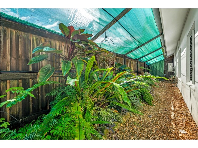 1 Tuffley Close, Kanimbla QLD 4870