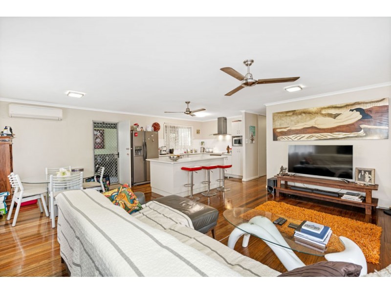 33 Nephrite Street, Woree QLD 4868