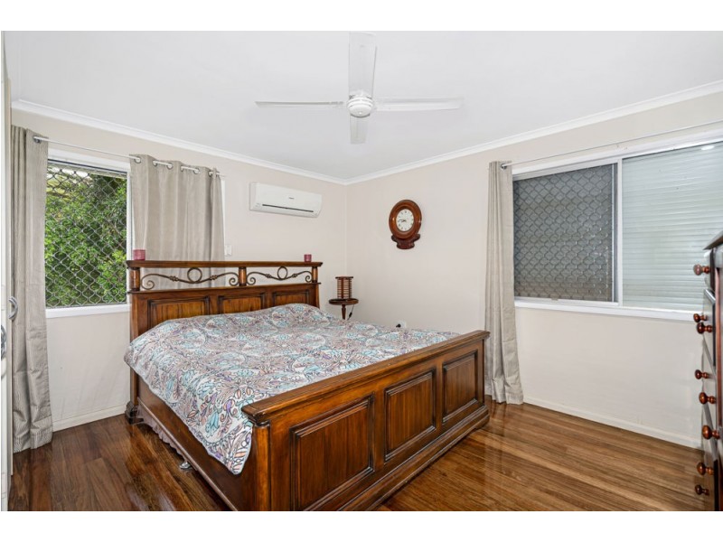 33 Nephrite Street, Woree QLD 4868