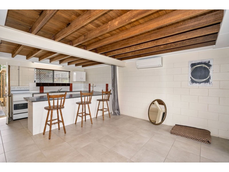 33 Nephrite Street, Woree QLD 4868