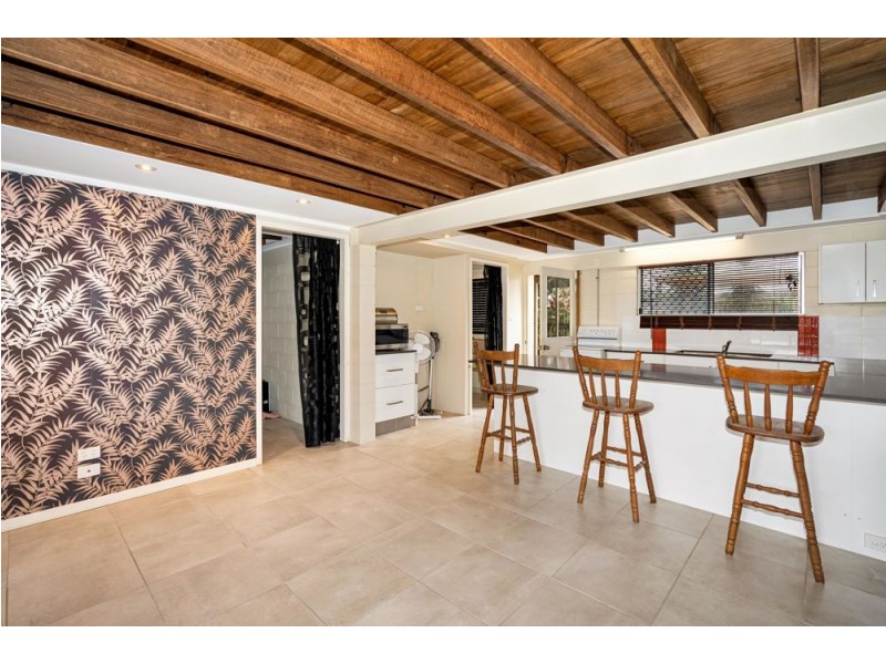 33 Nephrite Street, Woree QLD 4868