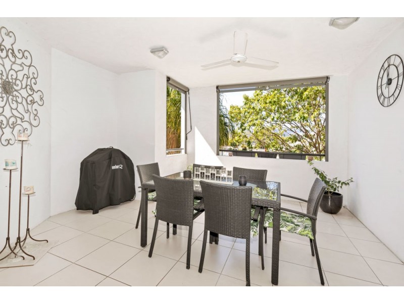 33/9 McLean Street, Cairns North QLD 4870