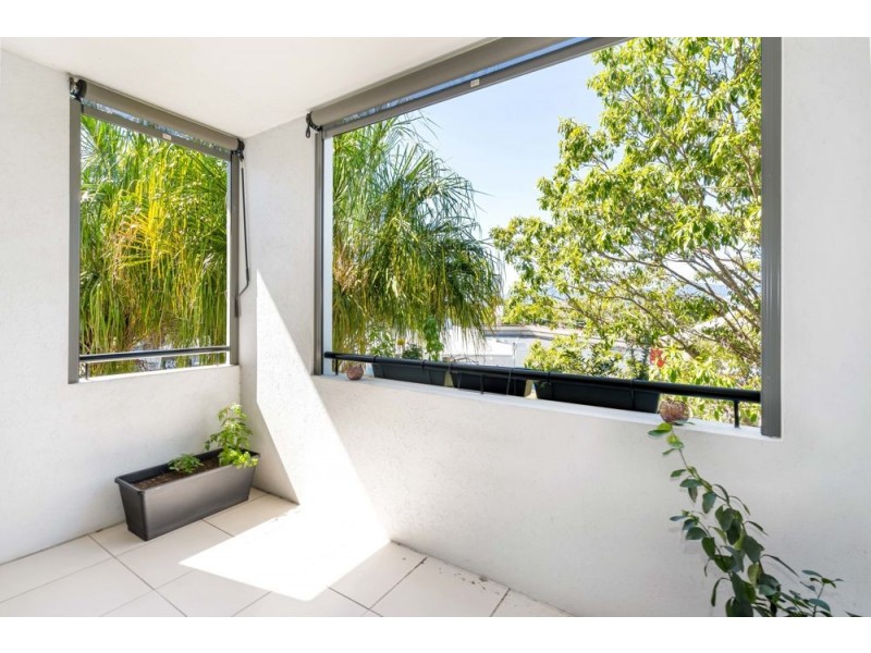 33/9 McLean Street, Cairns North QLD 4870