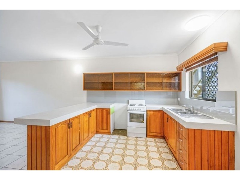 2/14 Jensen Street, Manoora QLD 4870
