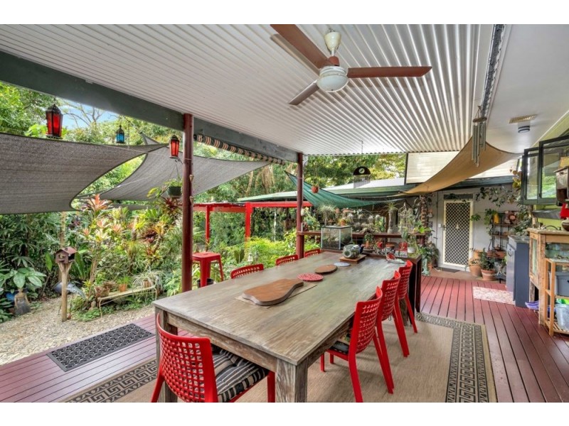 6 Crowley Close, Whitfield QLD 4870