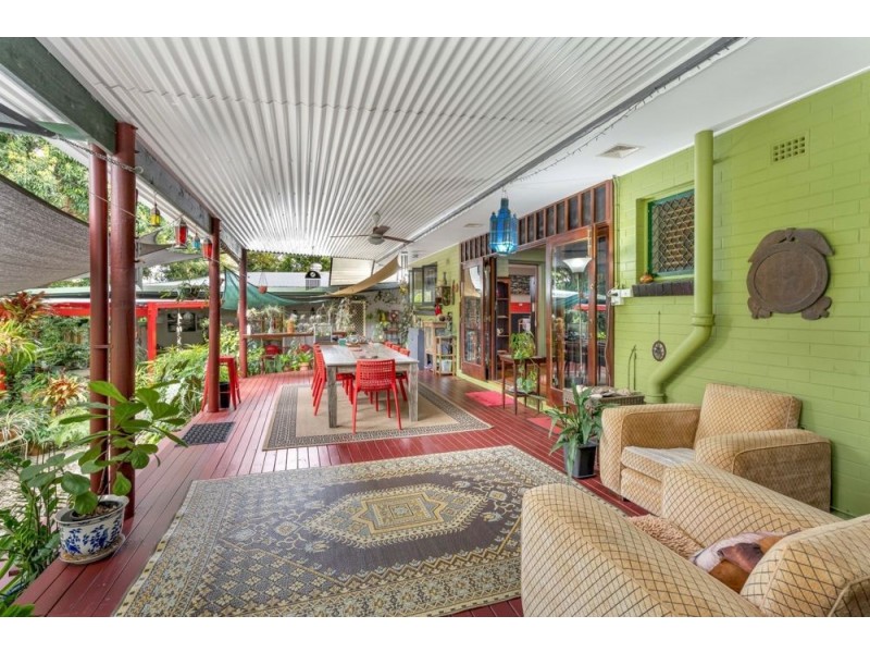 6 Crowley Close, Whitfield QLD 4870