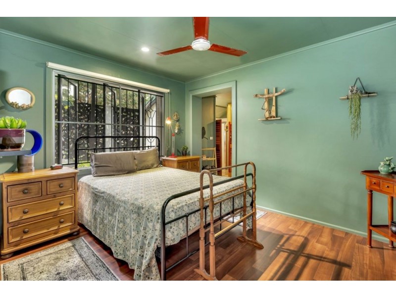 6 Crowley Close, Whitfield QLD 4870