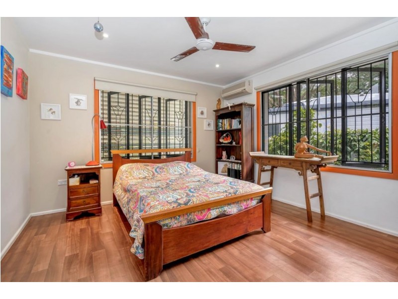 6 Crowley Close, Whitfield QLD 4870