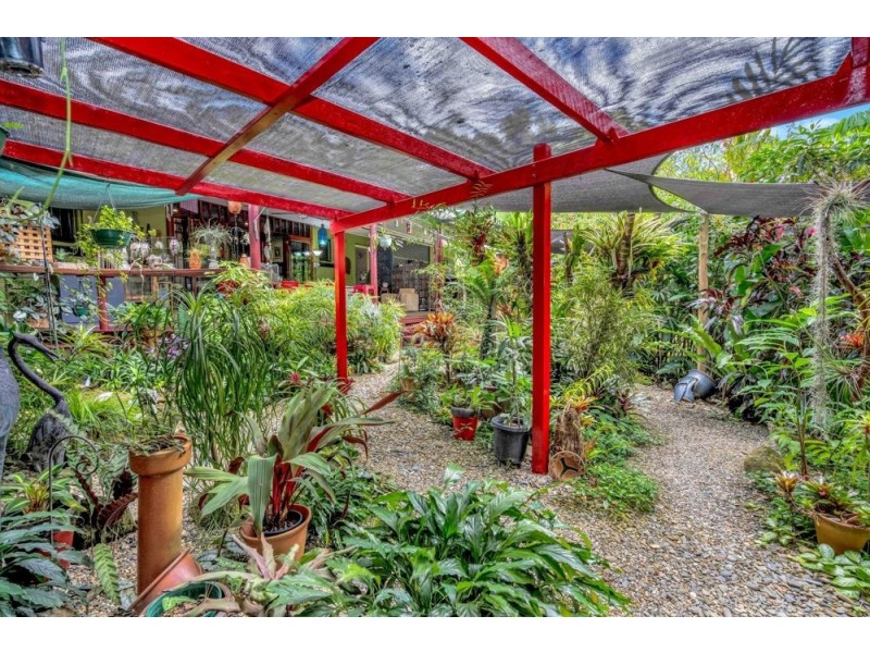 6 Crowley Close, Whitfield QLD 4870