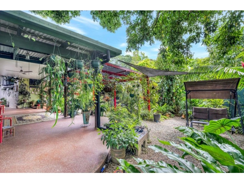 6 Crowley Close, Whitfield QLD 4870