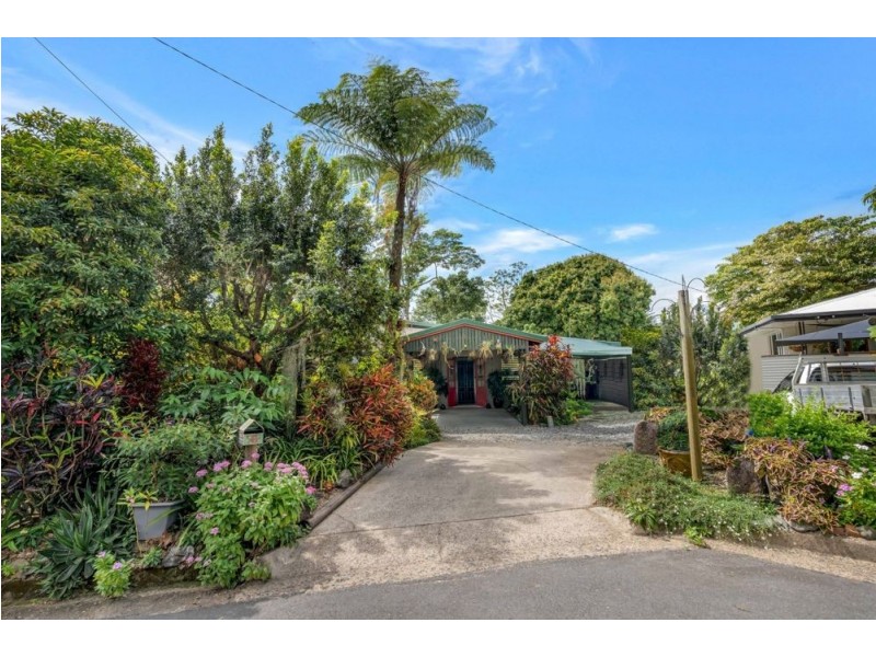 6 Crowley Close, Whitfield QLD 4870