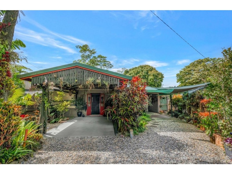 6 Crowley Close, Whitfield QLD 4870